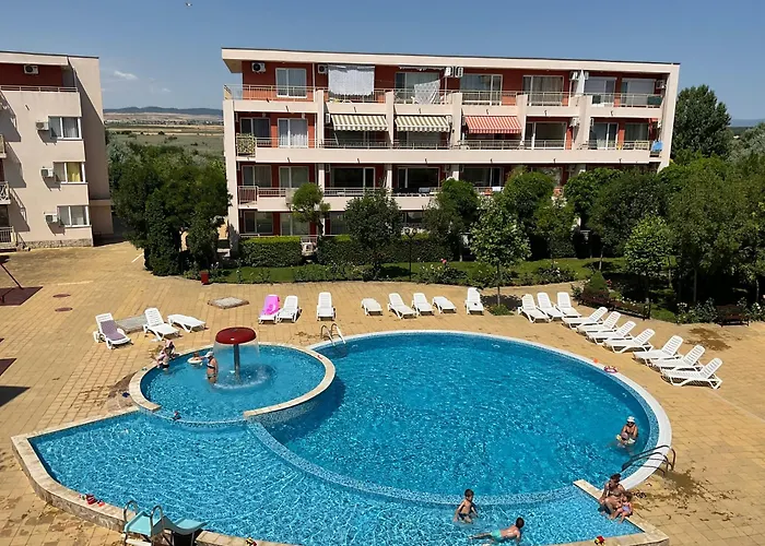 Nessebar Club アパート